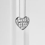 Charger l'image dans la galerie, Collier médaillon dentelle coeur Osborn
