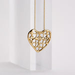 Charger l'image dans la galerie, Collier médaillon dentelle coeur Osborn
