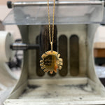 Charger l'image dans la galerie, Collier Médaille Love Morse
